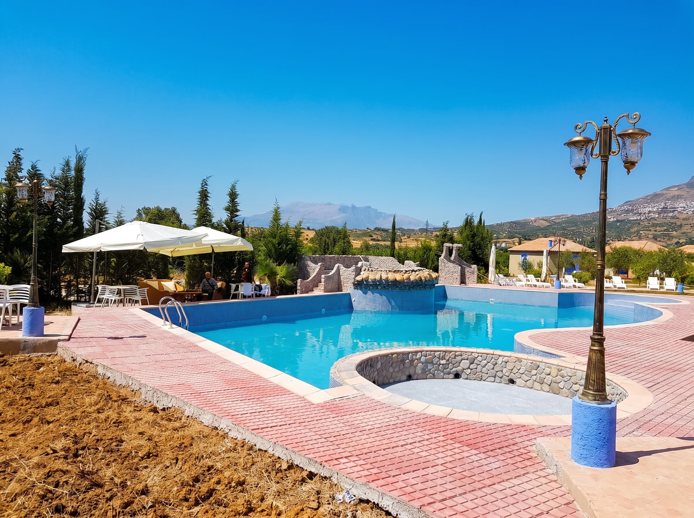 Piscine à Débordement